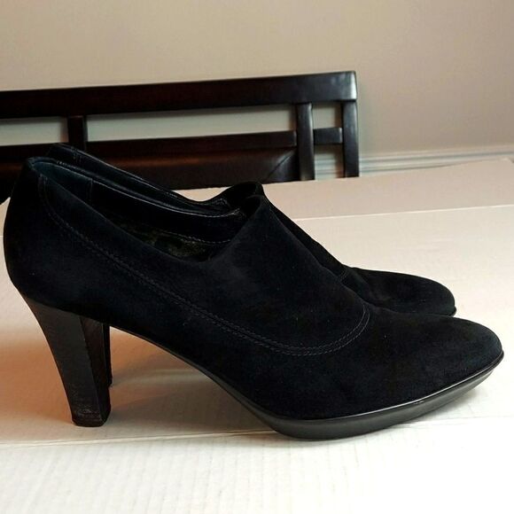 Aquatalia Black Suede Heeled Ankle Booties Sz 10 - Picture 1 of 7